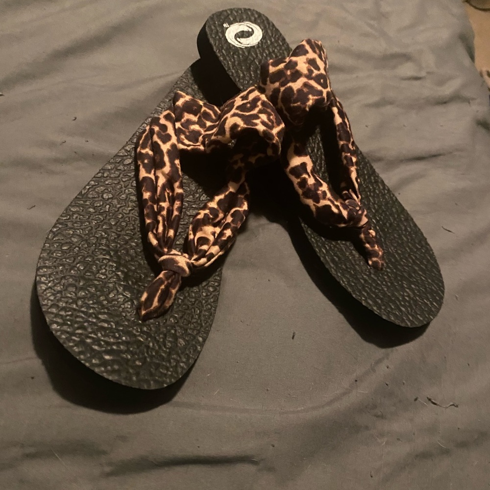 Leopard sandals. Size 7
